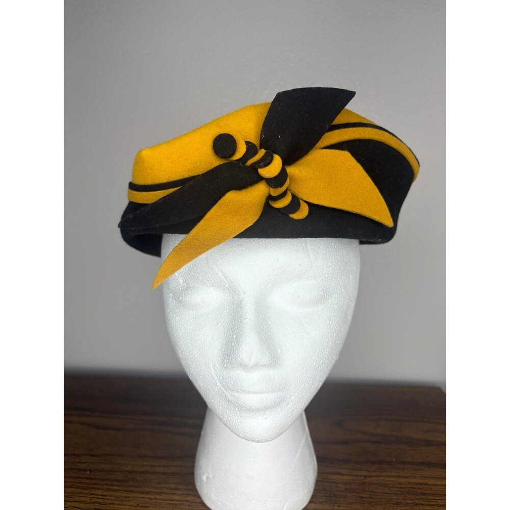 Vintage WPL 100% wool hat for lady